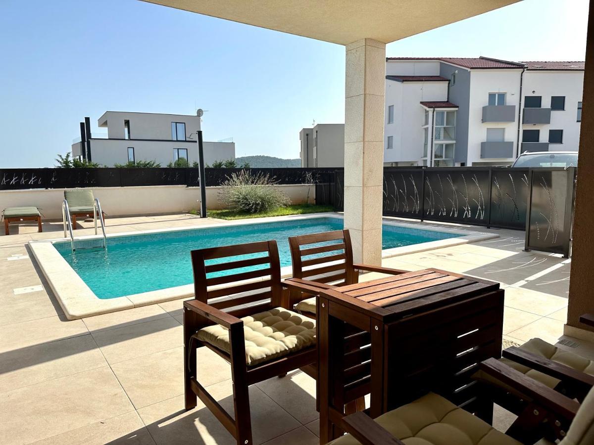 Apartment With Pool Mukalba Medulin Exterior foto